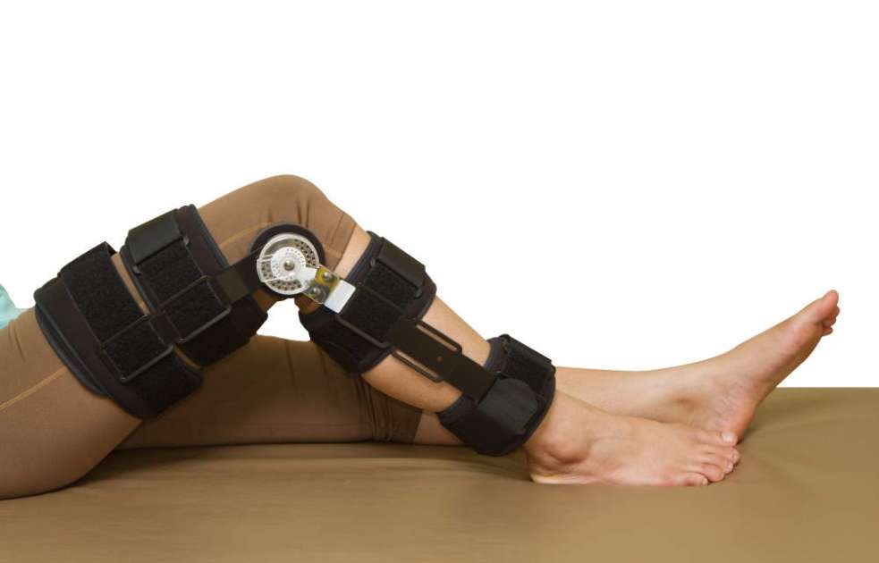 Should I Wear a Knee Brace After ACL Surgery? » Dr Stuart MacKenzie